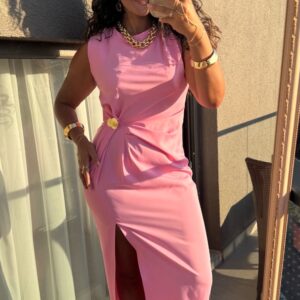 Yırtmaçlı Pembe Elbise