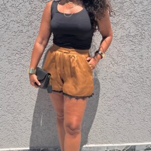 Kare Yaka Siyah Bluz
